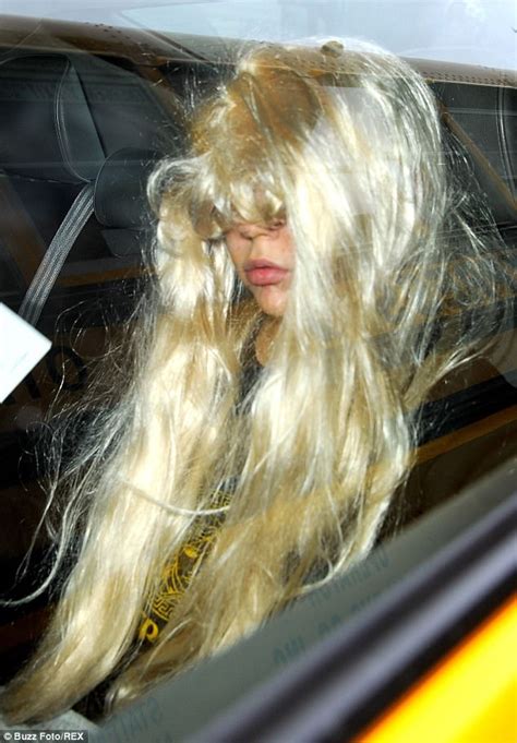Amanda Bynes Resurfaces On Twitter With Fresh Faced Selfie Daily Mail