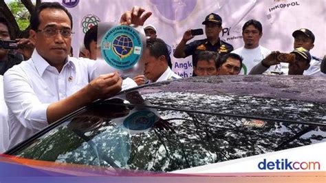 Setiap stiker adalah gambar yang memiliki latar belakang transparan dengan format png. Gambar Wasit Buat Setiker / Gambar Wasit Buat Setiker ...