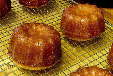 Tips for a top decorating job. Duncan Hines Yellow Cake Mix Baking Spree | Bundt cakes ...