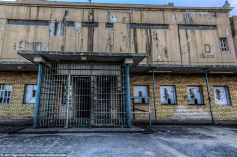 Haunting Look Inside Abandoned Tennessee State Prison Where The Green