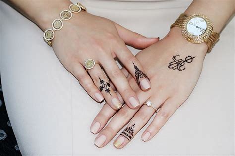 Check spelling or type a new query. harkous ( tatou) Tunisien | Modèles tatouages au henné ...