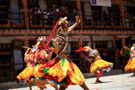 Tragen sie sich in die krisenvorsorgeliste ein! Bhutan Tipps: Die schönsten Sehenswürdigkeiten inkl ...