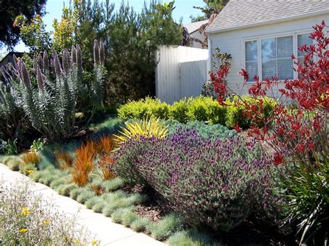 See examples of popular garden styles including, japanese gardens, modern gardens, cottage gardens and for three decades we've been sharing remarkable gardens, each with their own style. English Garden, California Style - Traditional - Landscape ...