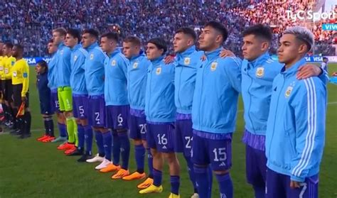 La Emoción De Los Jugadores Argentinos Al Entonar El Himno Nacional En