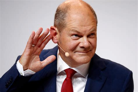 German politician, federal minister of finance and vice chancellor. Olaf Scholz geheel onverwacht gekozen als lijsttrekker ...