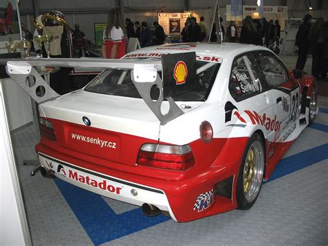 All of these components were crafted in exotic composite materials to bring the weight down to the regulation minimum. BMW M3 GTR 3.2, 2005 Auta5P ID:1734 EN