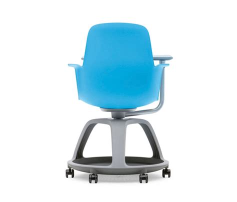 With node, a classroom can transition from lecture mode to team mode without interruption. Node by Steelcase | Product