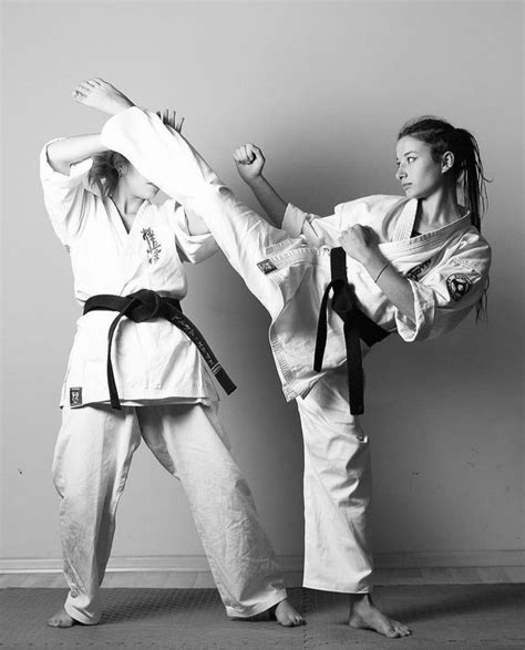 Pin By Gambitfan On Karate Martial Arts Women Martial Arts Girl Women Karate