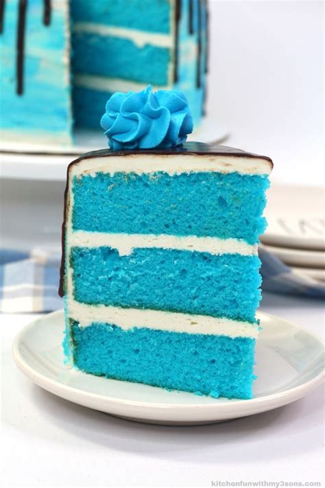 Layered Blue Velvet Cake | Blue velvet cakes, Velvet cake, Velvet cake