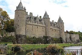 Fun trivia about the french castles or chateau included! Visiter Pontivy, guide de voyage et information de ...