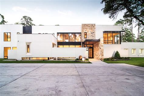 5 Beautiful Luxury Homes In Houston