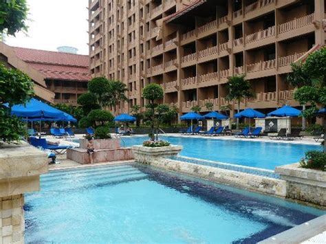 Rooms feature air conditioning, flat screen tv with satellite. Pool - Picture of Royale Chulan Kuala Lumpur, Kuala Lumpur ...