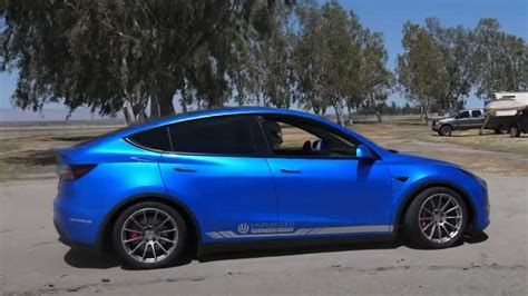 Tesla Model Y Sets Fastest Suv Lap Record At Buttonwillow Raceway