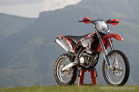 For 2012 all emissions equipment is required to be tamper proof. KTM 350EXC-F 2012 : PROVKÖRD