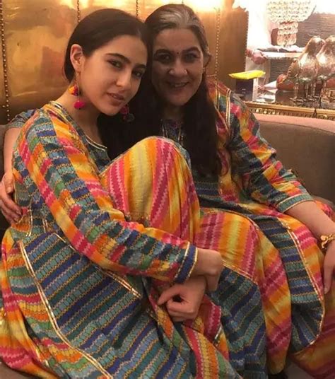 Sara Ali Khans Photo With Her Mother Amrita Singh