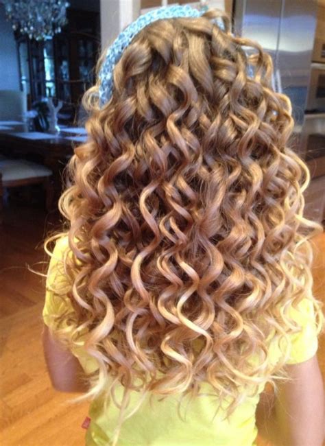 Different Ways To Curl Your Hair In 2021 Small Curls Long Hair Perm