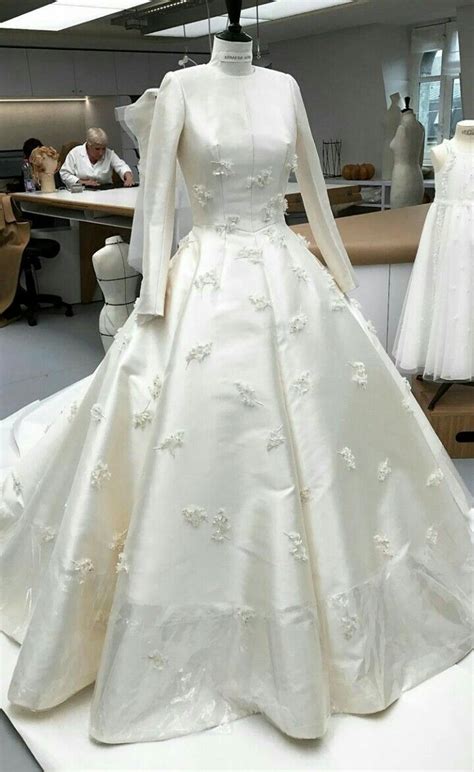 Pin By Katka V On Fashion Dior Wedding Dresses Wedding Dress Long Sleeve Wedding Dresses