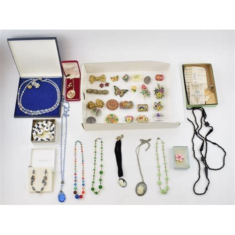 A Good Collection Of Vintage Costume Jewellery To Include Mid Century