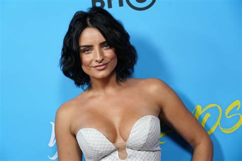 Aislinn Derbez Takes Off Her Clothes In A Risky Photo Shoot And Boasts So On Instagram