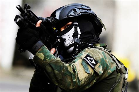 Militares No Rio Usam Máscara De Caveira Para Proteger O Rosto Veja