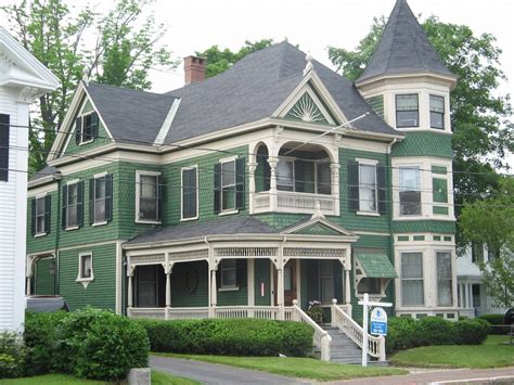 This design is showing how england and france lived in that period. Queen Anne Victorian Styles Homes Green Paint - Home ...