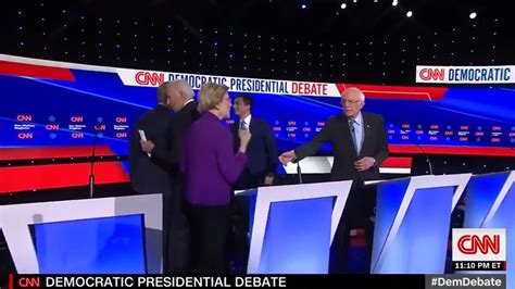 Elizabeth Warren Appears To Reject Bernie Sanders Handshake After Iowa Debate Indy100