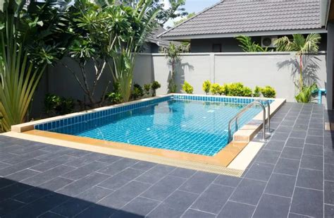 Ukuran minimal untuk kolam renang minimalis adalah 6m x 2m dan dibuat dalam bentuk memanjang. Design Kolam Renang Private Terbaik, Cocok Untuk Hunian Anda