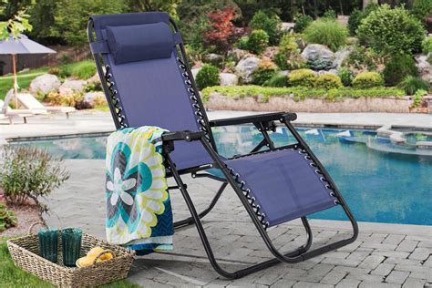 Designed by bio engineering doctor david wickett, the chair is meant to simulate. Best Zero Gravity Chairs for beach, patios and pool sides ...