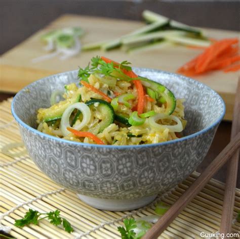 Toma nota de sus pasos. Arroz thai con verduras | Cuuking! Recetas de cocina