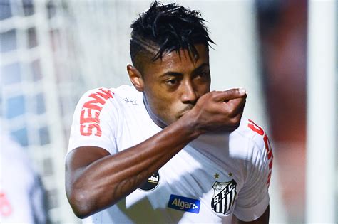 Bruno Henrique Comunica Ao Santos Desejo De Vestir As Cores Do Cruzeiro Peixe Definirá Nomes