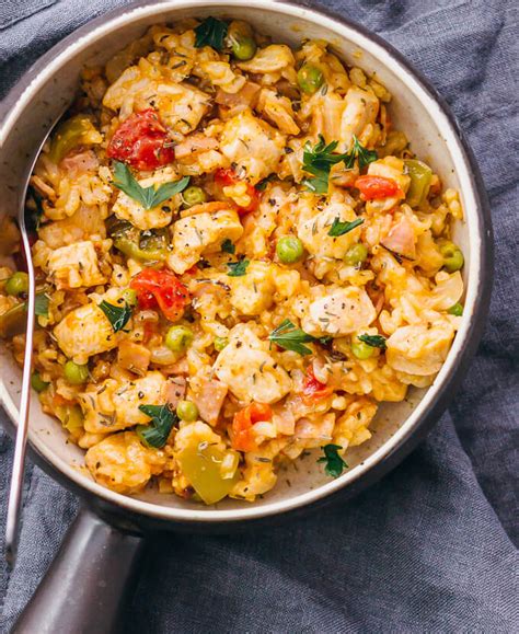 We get it—you're slammed at work, you haven't worked out in two weeks, and you locked yourself out of your house yesterday. One pot chicken and rice dinner - savory tooth