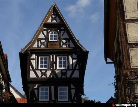 Moritz, vier bilder von marc chagall, ein hochkarätiger diamant und weitere edelsteine. Fränkischer Fachwerkbau - Bad Wimpfen