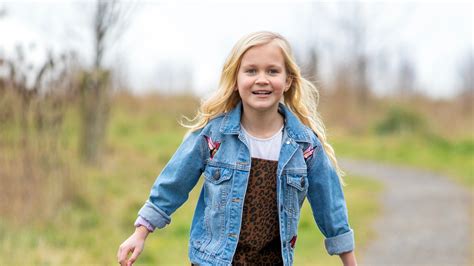 Brave Grace 7 Signs Up To Modelling Agency While Wearing A Prosthetic