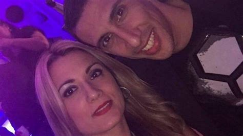 Ya es sólo una anécdota, pero di maría y cardoso pasaron un duro momento como padres primerizos al nacimiento de mía, hecho que los endureció y les dio fortaleza para encarar la vida. El enojo de la esposa de Di María cuando dejó Real Madrid ...