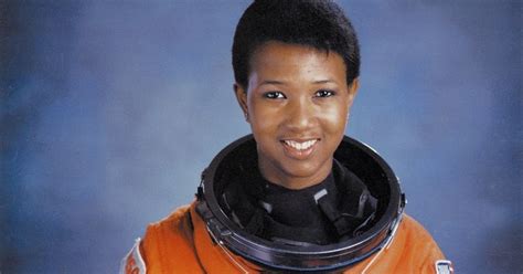 História em Imagens A Primeira Mulher Negra a ir ao Espaço