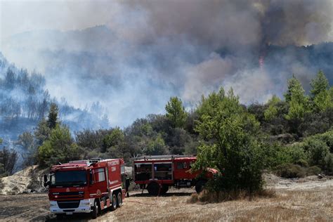 Jun 01, 2021 · ενα περίεργο σύμπτωμα έπειτα από εμβολιασμό καταγράφηκε στην περιοχή του δήμου ζαχάρως στην ηλεία, αφού ένας άνθρωπος υποστηρίζει πως τρεις μέρες μετά την λήψη του εμβολίου astrazeneca, τα έβλεπε όλα διπλά. Φωτιά Ηλεία τώρα: Κοντά σε χωριά οι φλόγες | Alphafreepress.gr