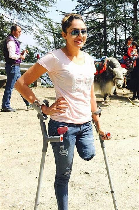 Pin By Who Knows On Leg Crutch Fashion Amputee Sporty