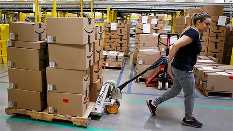 The Typical Amazon Employee Makes Less Than You Think