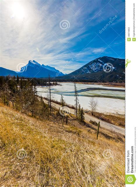 Frozen Bow River Of Banff National Park Stock Image Image Of Frozen