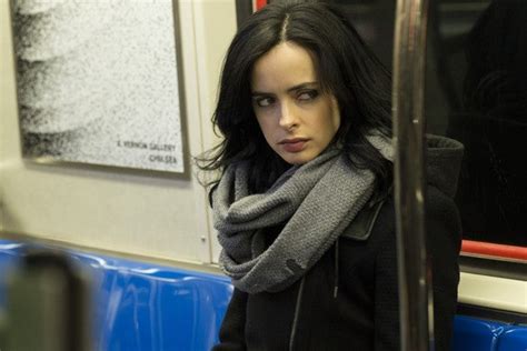 Jessica Jones First Official Photos Include First Looks At Luke Cage