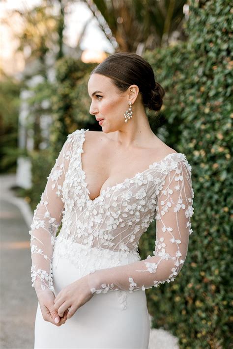 Celeste Vinka Design Stretch Fabric V Shaped Wedding Gown