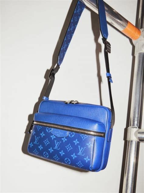 Последние твиты от louis vuitton (@louisvuitton). Louis Vuitton launches new leather goods line Taïgarama ...