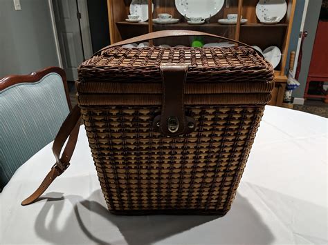 Vintage Picnic Basket | Vintage picnic, Vintage picnic basket, Picnic basket