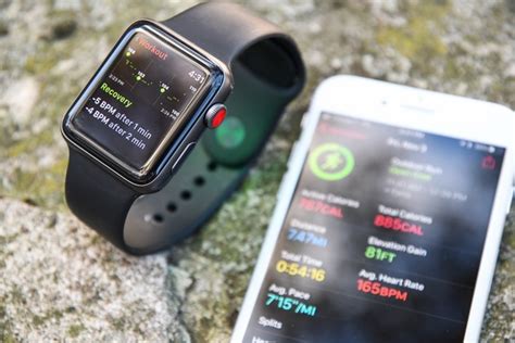 The fitness tracking on apple watch goes beyond just counting steps or tracking calories, instead focusing more on your overall health, differentiating between movement and actual exercise. To Fitness Apple Tracker Watch Use How 3