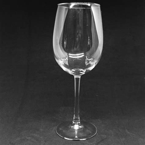 Elegant Wine Glass • Free Shipping