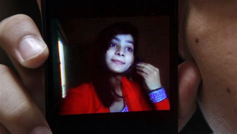 Pakistan Mom Sentenced To Death For Burning Daughter Alive In Honor Killing Cbs News