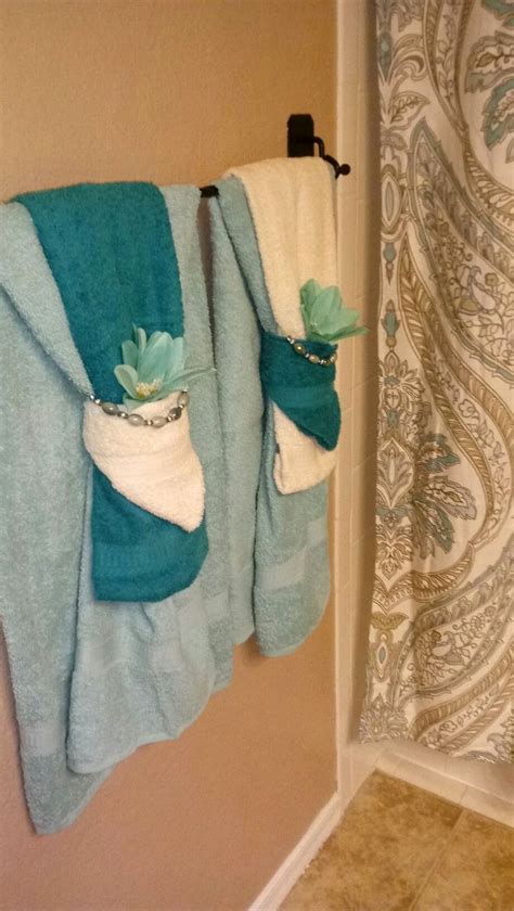 10 bathroom towel folding ideas