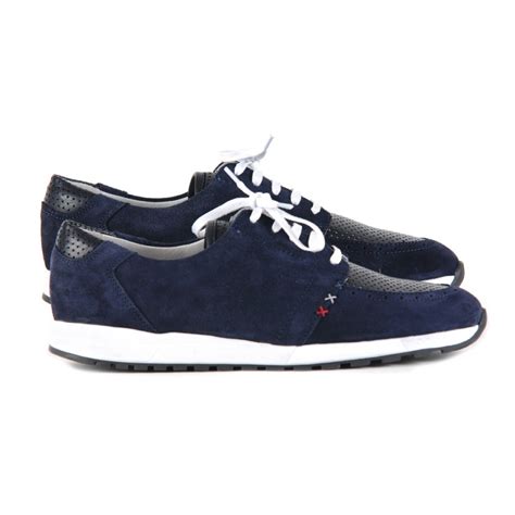 Les baskets de marque pour homme, une tendance les modèles de basket pour homme sont des accessoires indispensables aux hommes que ce soit pour des activités sportives que pour porter au quotidien. chaussure basket marque francaise