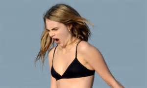 Cara Delevingne Shows Off Her Toned Torso As She Strips Down For Movie Role Daily Mail Online