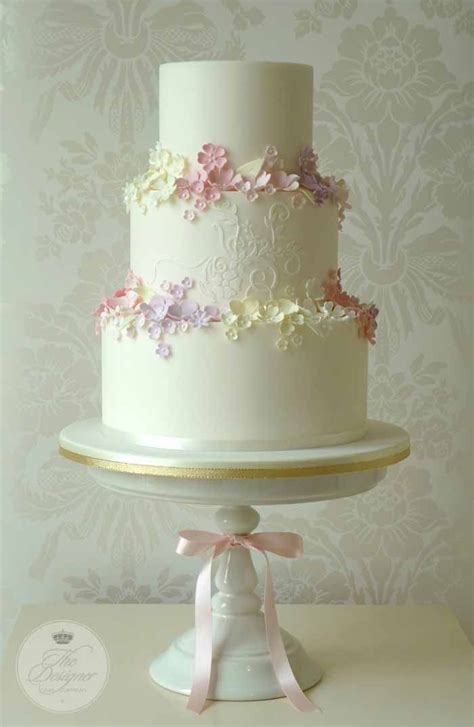 Top 50 Uk Wedding Cake Designers Garden Wedding Cake Uk Wedding